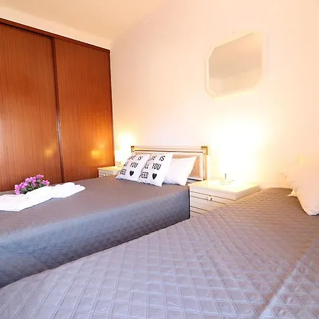 Fiph Castelos Da Rocha Grey Apartment *